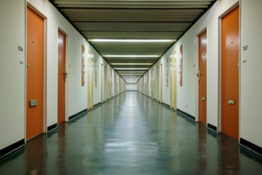 FLA16 | Instandsetzung und Modernisierung einer Wohnung in einem unter Denkmalschutz stehenden Wohnhaus | 14055 Berlin
